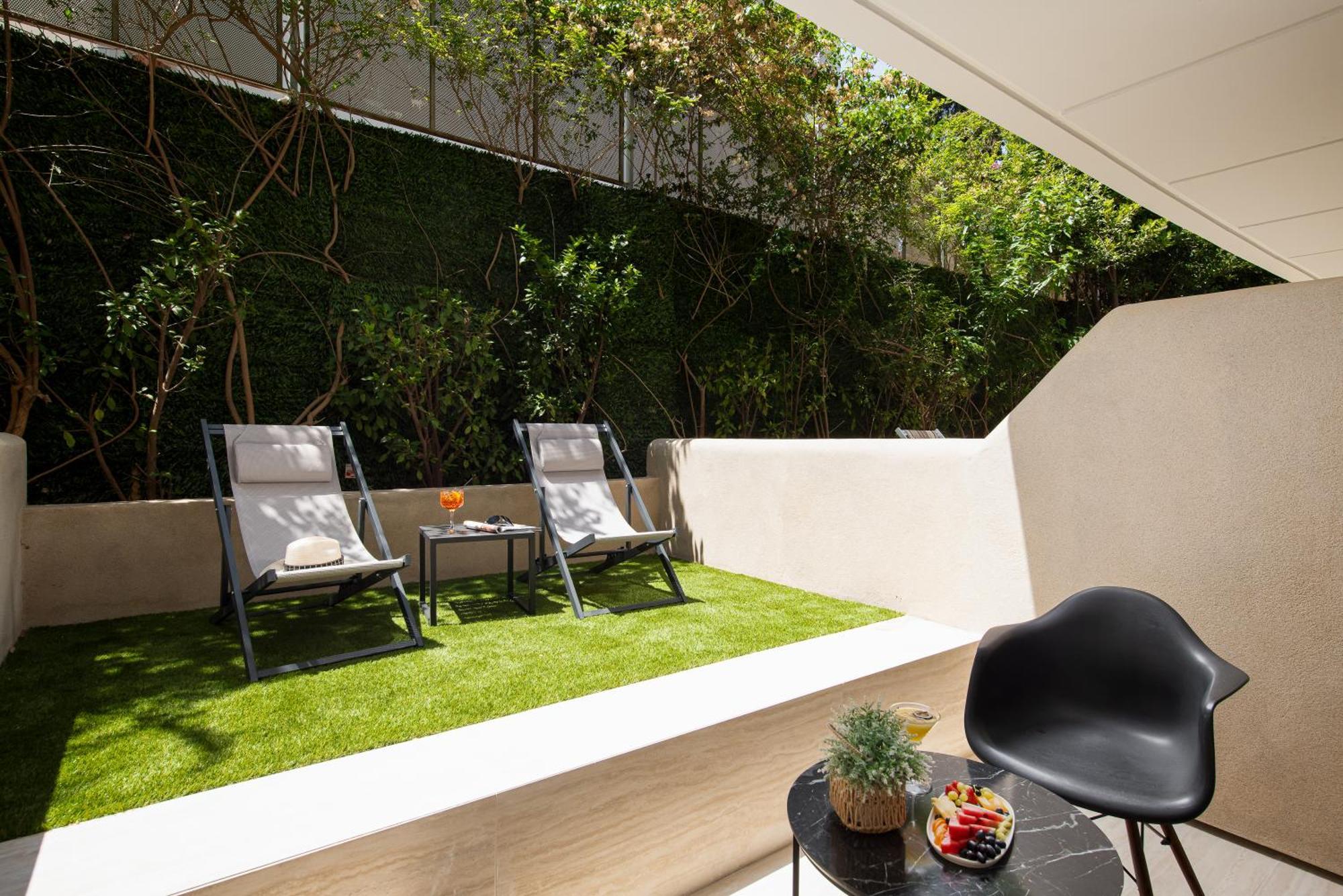 Double or Twin Room Garden View
